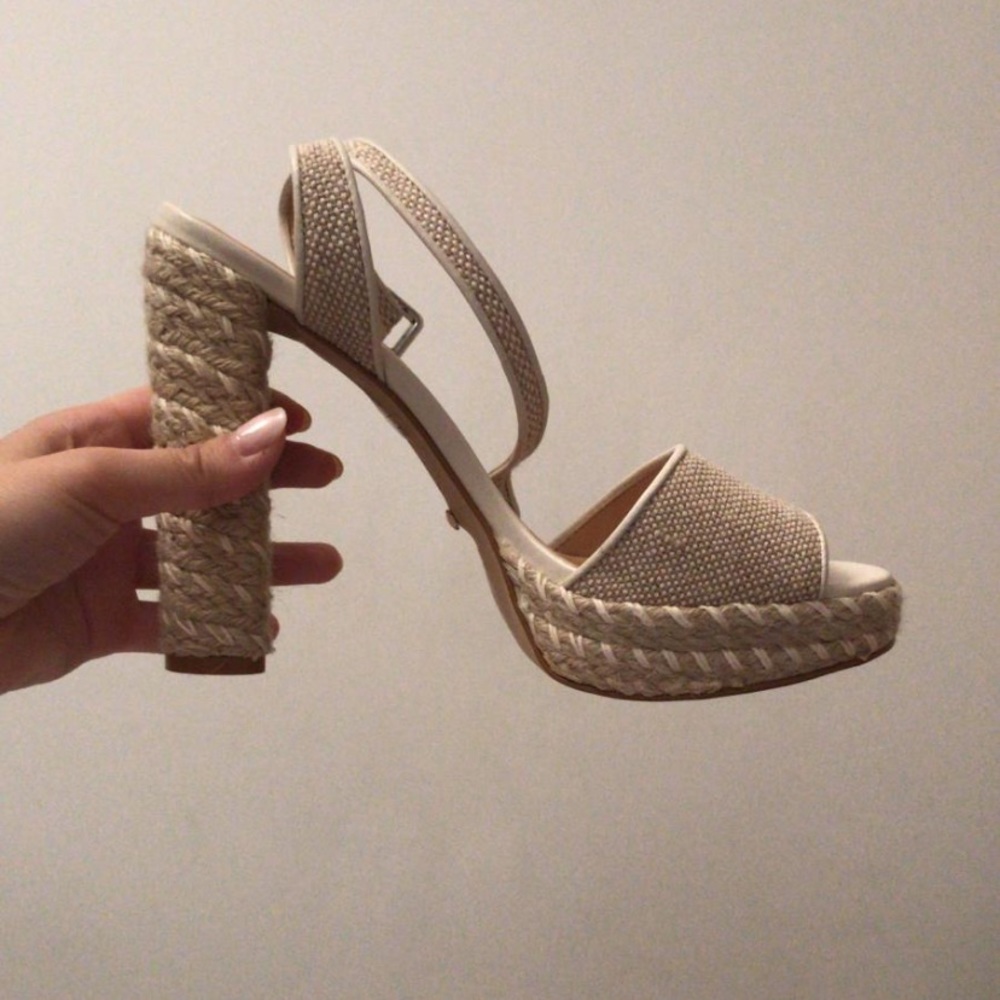 Raye Heels